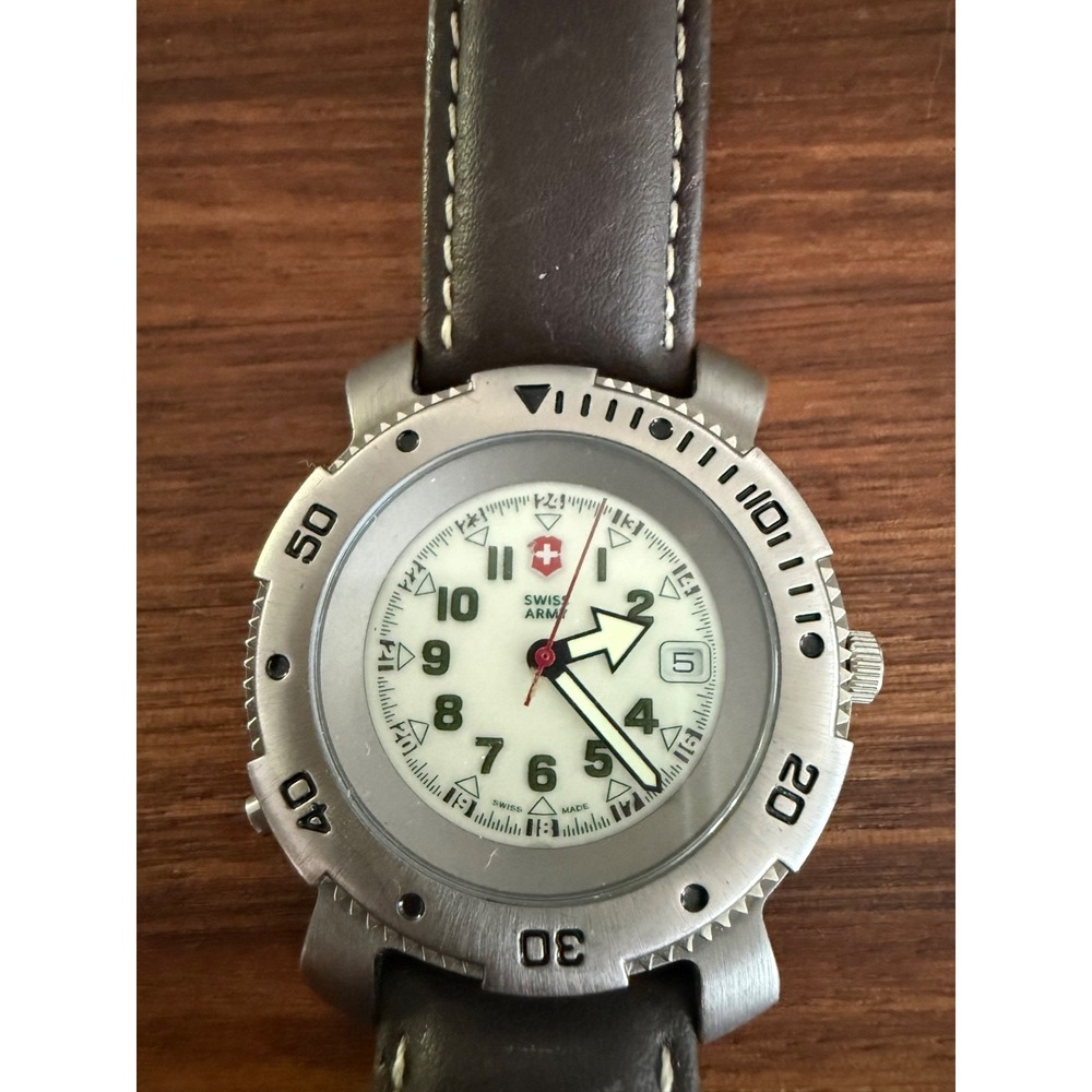 Vintage Victorinox Swiss Army Night Vision Watch White Dial Quartz Working
